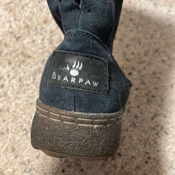Bearpaw navy blue boots. - Picture 4 of 7